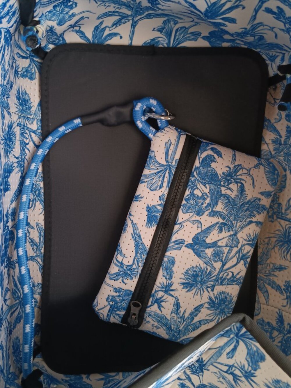 NWOT PopUps Toile Blue & White Everyday Tote - Picture 10 of 14